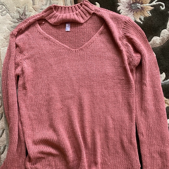 Francesca's Pink Sweater - Picture 2 of 2